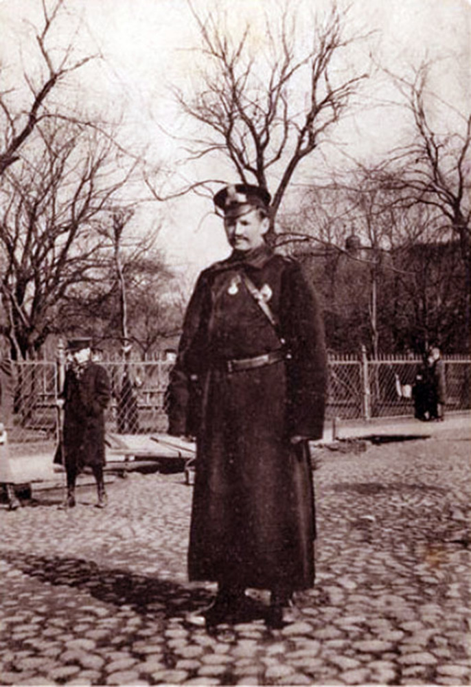 В дореволюционной России на страже закона стояли полицейские, а общественный порядок охраняли городовые (на снимке). Возможно, вскоре все вернется на круги своя.