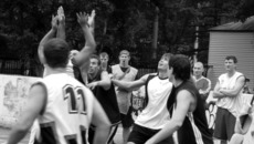 В соревнованиях «Оранжевый мяч-2010» на стадионе «Спартак» приняли участие более 50-ти команд.