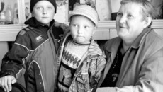 Людмила Васильевна Громак со своими «внуками».