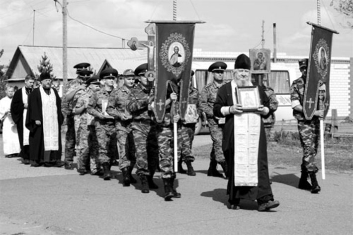 Крестный ход в селе Студеном возглавлял отец Алексий — настоятель Свято-Владимирского храма в городе Карасуке.