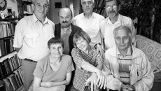 Светлана Кравчук, Наталья Манторова и Борис Бурков (в первом ряду слева направо), Геральд Меер, Юрий Шепель, Николай Царев и Виктор Старадымов (во втором ряду слева направо).