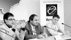 Во время пресс-конференции (слева направо): Михаил Камаев, Андрей Филичев и Евгений Лыбин.