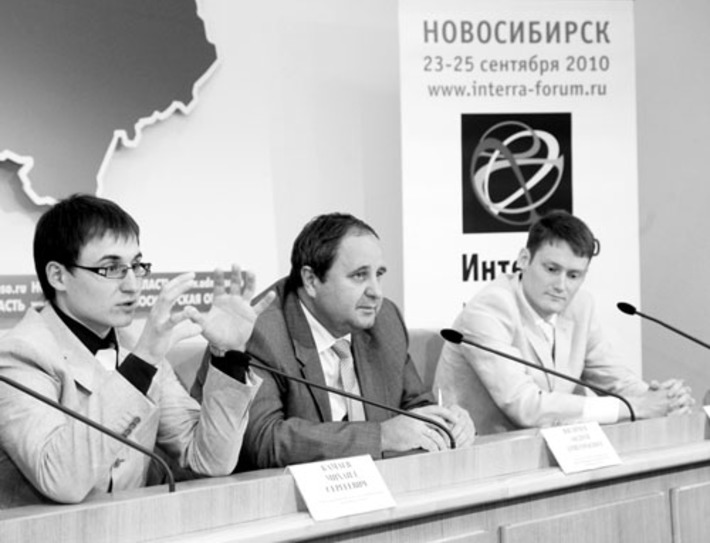 Во время пресс-конференции (слева направо): Михаил Камаев, Андрей Филичев и Евгений Лыбин.