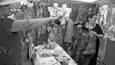 Наряды из батика – всегда радость.