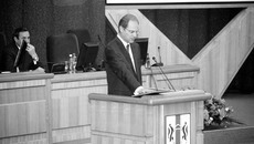 Василий Алексеевич Юрченко произносит слова присяги.