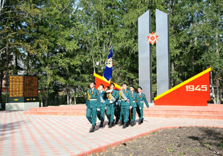 Участники военно-патриотического клуба на Вахте Памяти.