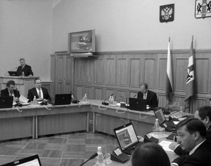На заседании правительства области.