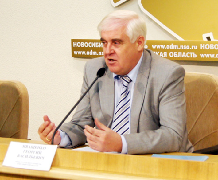 Министр сельского хозяйства области Георгий Иващенко отвечал на вопросы работников печати, радио и телевидения полно, доходчиво, интересно.