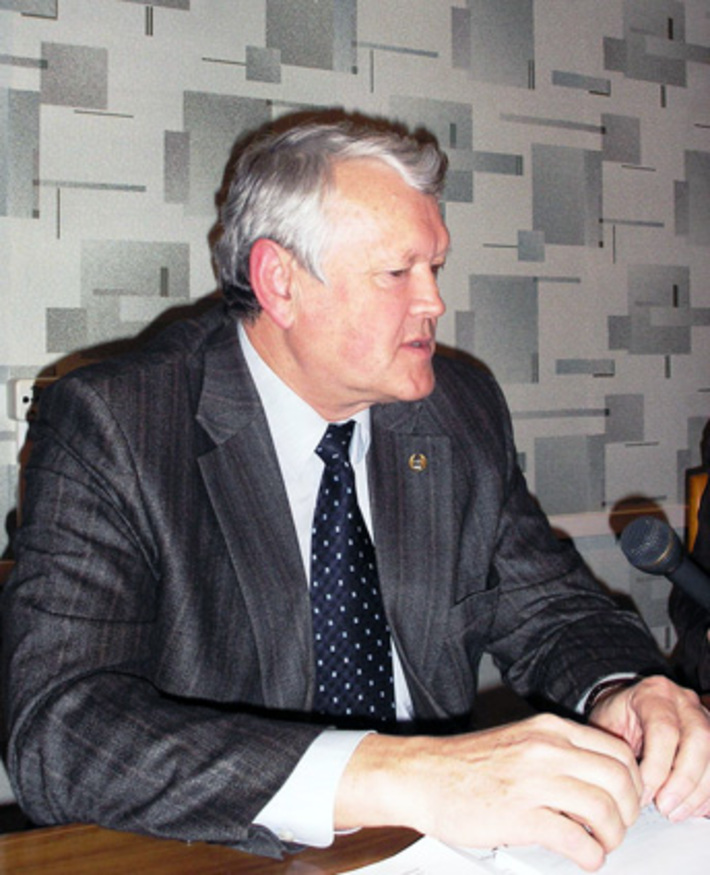 Академик Александр Асеев