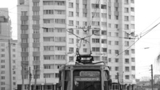 Идёт трамвай по городу... Фото Бориса МОСКВИНА.