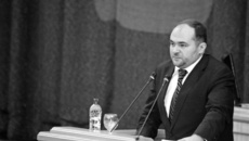 Леонид Горнин докладывает об изменениях в областной бюджет текущего года. Увеличено финансирование по ряду важнейших статей.