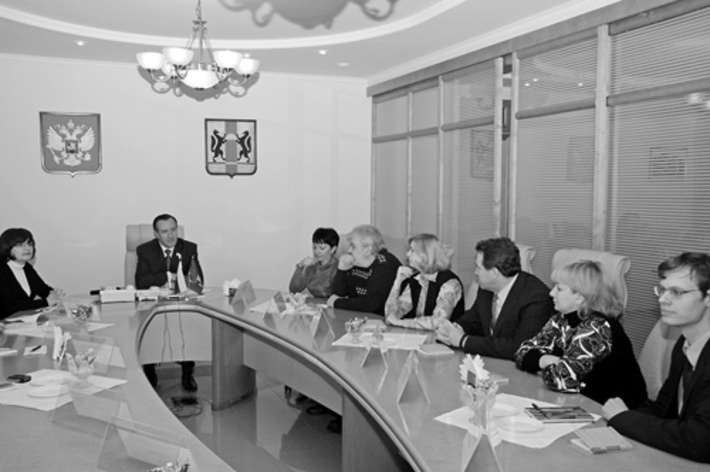 Иван Мороз на встрече с журналистами.