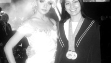 Блондинки принесли России победу. Бакыт Ахтиярова (справа) и ее модель.