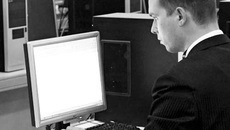 Судебные приставы найдут должника и во Всемирной паутине.