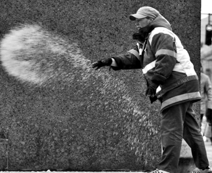 Новая техника и материалы должны стать гарантами безопасности на зимних дорогах.