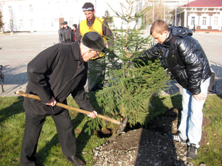 Закладка новой аллеи.