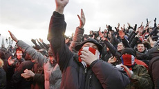 Фанаты «Спартака» на Манежной площади 11 декабря 2010 г.