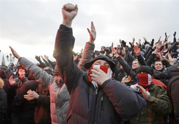 Фанаты «Спартака» на Манежной площади 11 декабря 2010 г.