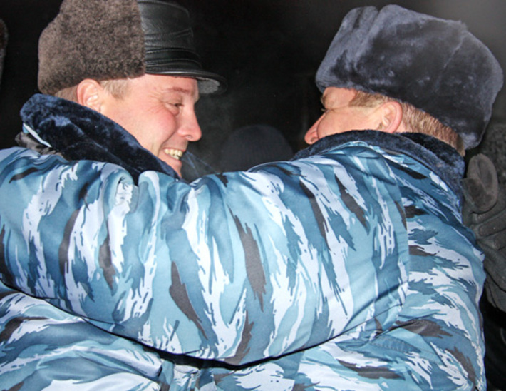 С возвращением, брат! Фото предоставлено пресс-службой ГУВД по Новосибирской области.