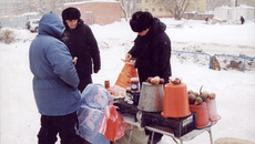 Избыток урожая на продажу. Фото Бориса МОСКВИНА.