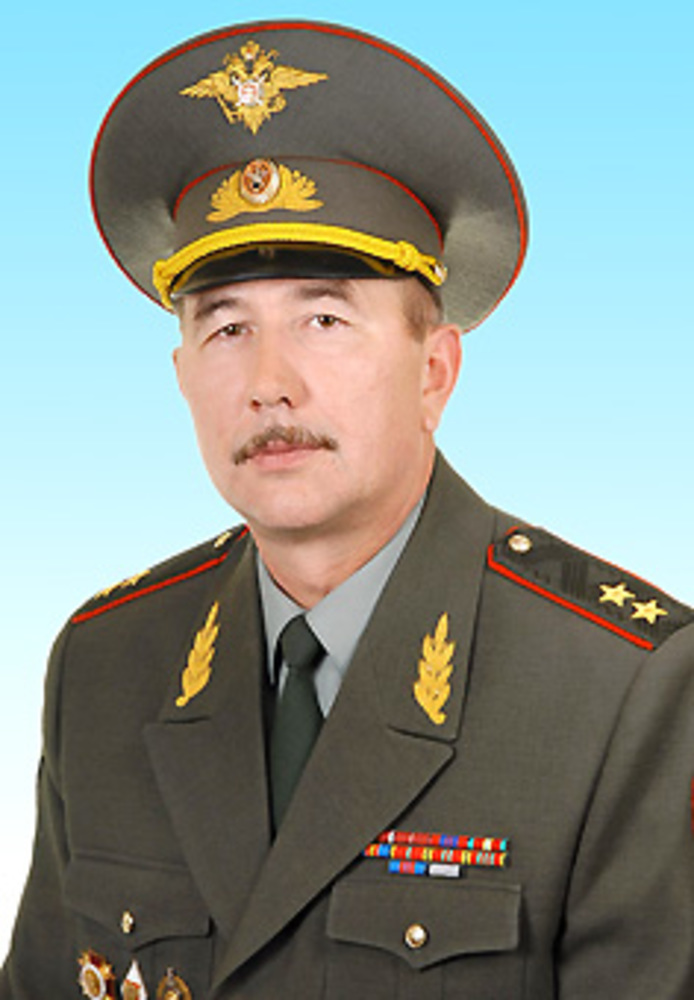 Командующий войсками Сибирского регионального командования внутренних войск МВД России генерал-лейтенант Николай ГАДУШКИН.