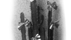 Традиция украшать под Новый год в офисе кактусы пришла к нам из Кубы.