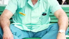 Михаил Пореченков в роли доктора Тырсы.