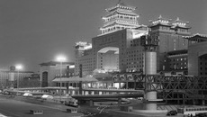 Пекин — город контрастов.