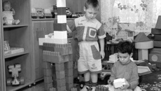 Не хватает детсадов — построим новые!