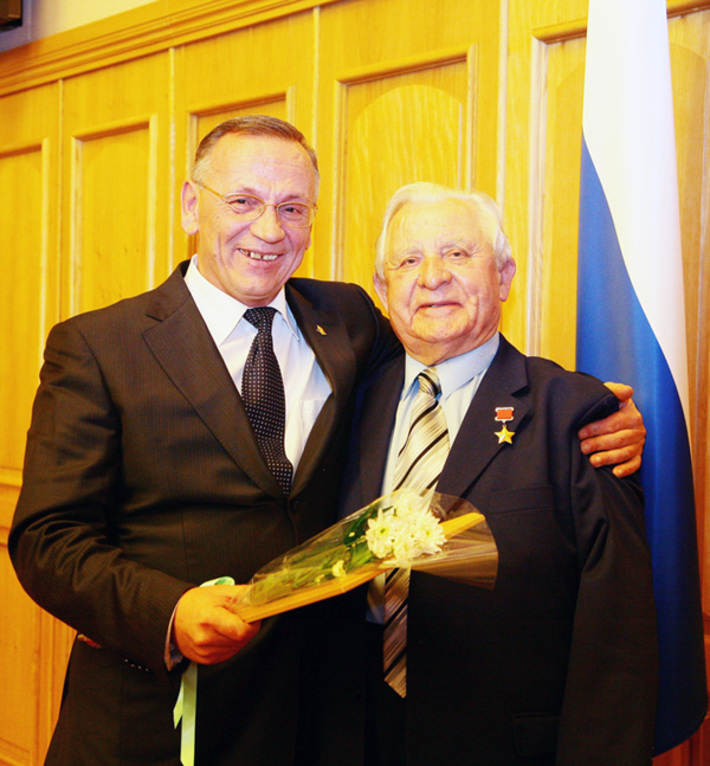 Сергей Захаров с Героем Советского Союза Дмитрием Алексеевичем Бакуровым.