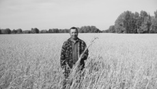 Хорошее настроение для Николая Басова — его родное поле. Даже сейчас, зимой, все мысли — о земле.