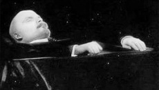 Вокруг перезахоронения тела Ленина на этой неделе разгорелись жаркие споры.  Фото с www.mos.ed.ru