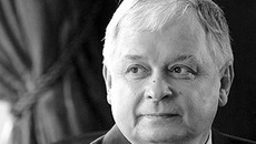 Ярослав Качиньский — брат-близнец разбившегося в авиакатастрофе президента Польши.