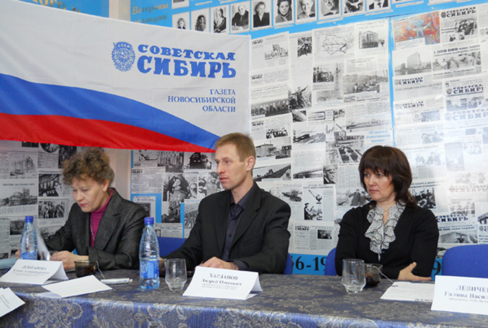 Участники круглого стола (слева направо): Елена Левшанова, Андрей Харланов, Галина Левичева.