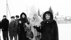 Светлана Концова, Олеся Краубергер, Алла Сапронова: вот они, ключи от счастья! Фото Валерия ГАНИНА.