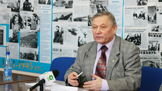 Председатель правления Сибирской межрегиональной ассоциации страховщиков Геннадий Плотников убеждён: чем больше страховых компаний — тем лучше. Фото Сергея ДЯТЛОВА.