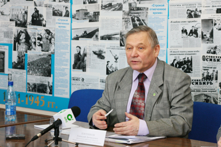 Председатель правления Сибирской межрегиональной ассоциации страховщиков Геннадий Плотников убеждён: чем больше страховых компаний — тем лучше. Фото Сергея ДЯТЛОВА.