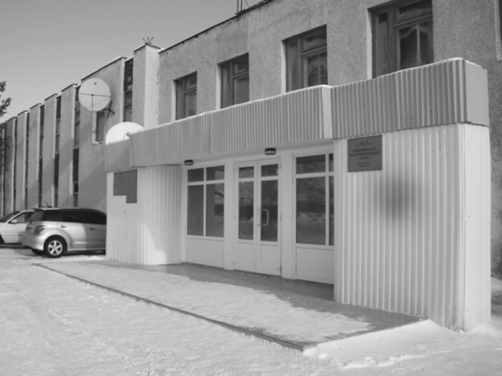Вход в новое здание служб ГИБДД в Карасуке. Фото Марины ЛУПЕЙКЕНЕ.