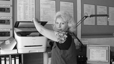 Анна Отраднова спасает людей, не выходя из кабинета. Фото из архива АСС МЧС.