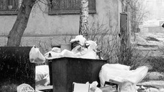 Будет вокруг чисто — будет жизнь комфортнее и здоровее. А пока... Фото Эдуарда ЛИПКИНА.