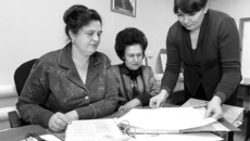 ТОСы — сила и опора общества, считают активисты самоуправления Валентина Понаморева, Галина Уразова и главный специалист отдела по работе с ТОСами Галина Витман