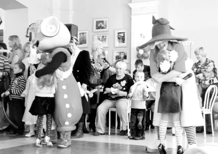 Праздник для детей и взрослых. Фото Сергея ИВАНОВА.