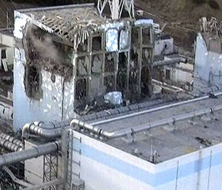 Разрушения на АЭС «Фукусима-1»  после одного из взрывов. Фото Reuters.