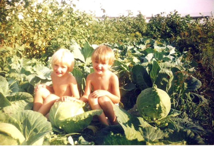 А нас нашли в капусте  сразу двух!