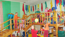 Мы умеем бегать по лестнице.