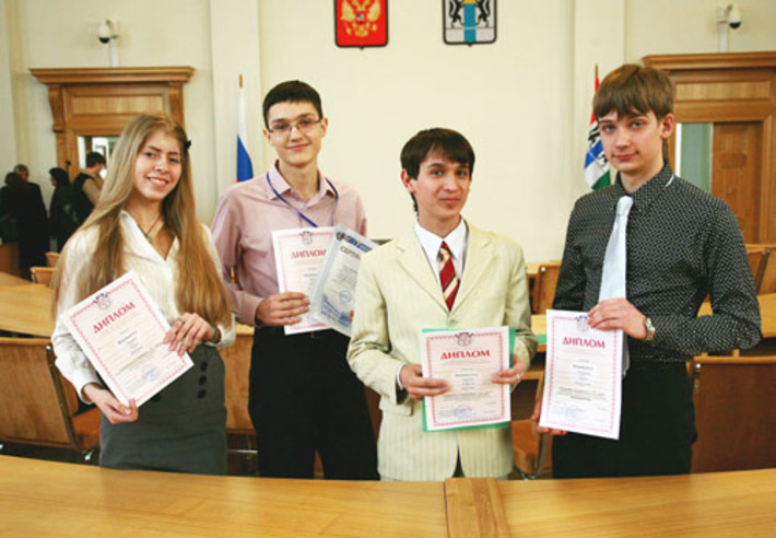 Среди победителей Татьяна Гриценко (Новосибирск), Александр Башкеев (Новосибирск), Владислав Колегаев (Здвинск)  и Евгений Скоморохов (Искитим). Фото Сергея ДЯТЛОВА