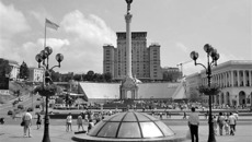 Столица Украины Киев. Площадь независимости. Фото с сайта timer-ua.ru