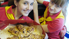 Современные пионеры выглядят не так, как их предшественники. Фото Юлии БЫКОВОЙ