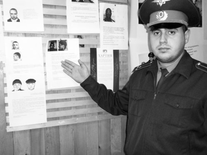 Поступил новый сигнал беды — и надо идти на помощь. Фото Вадима ГЛУХОВА