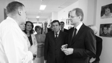 Губернатора ознакомили с новыми медицинскими технологиями. Фото пресс-службы губернатора и правительства Новосибирской области.